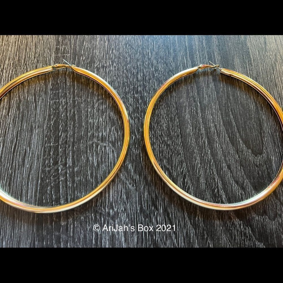 Gold Exaggerated 110mm Hoop Earrings - Picture 3 of 4